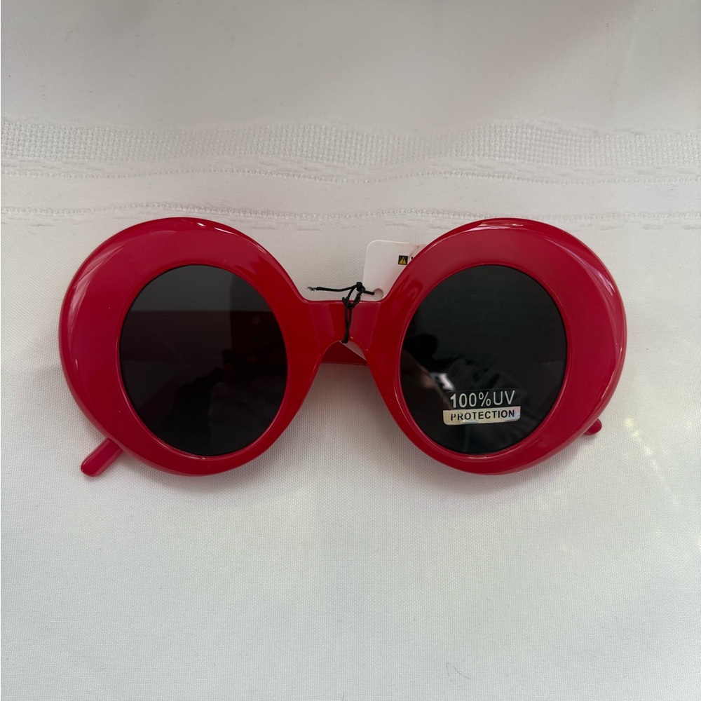 Retro Round red sunglasses with 100% UV Protection